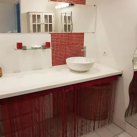 Center Of Les Pins, 3 - Private Parking Apartment Juan-les-Pins