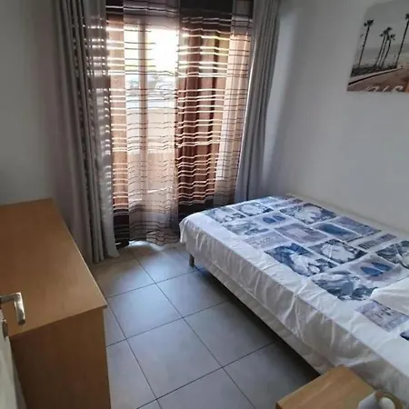 Center Of Les Pins, 3 - Private Parking