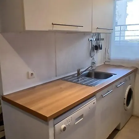 Center Of Les Pins, 3 - Private Parking Apartment Juan-les-Pins